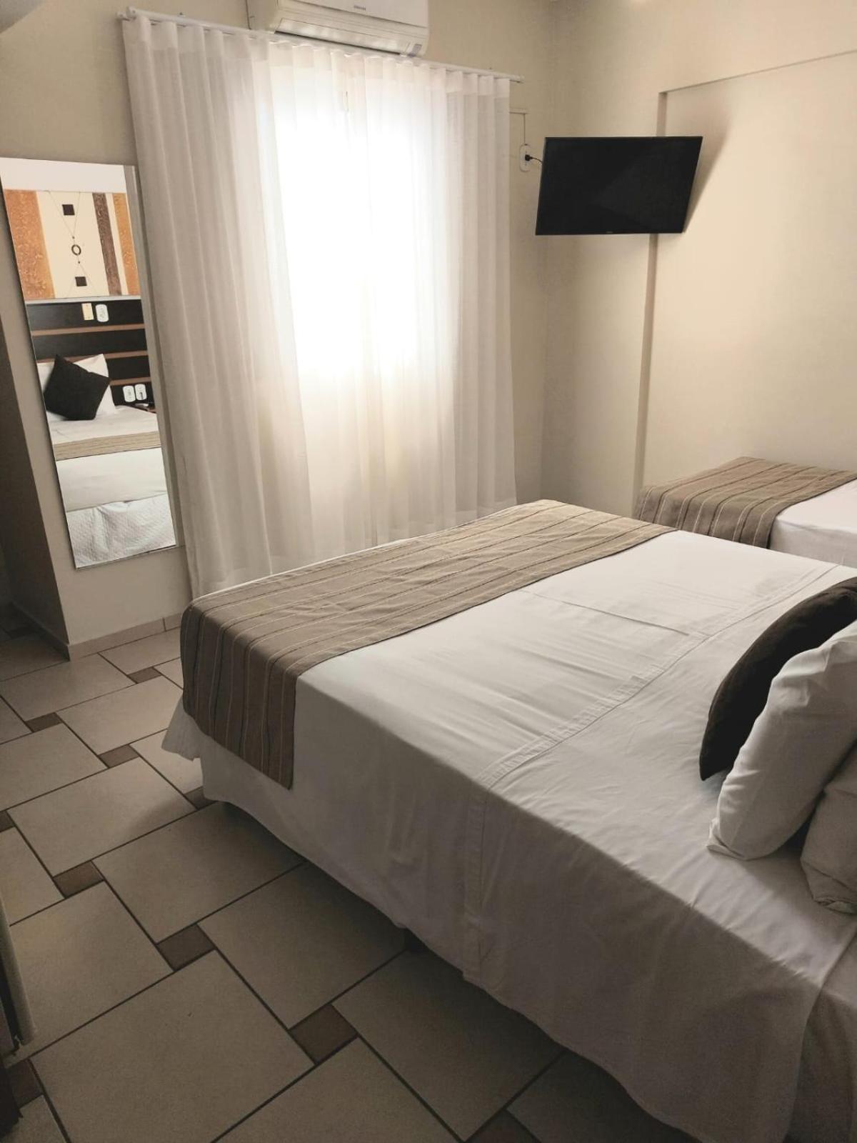 Hotel Ferraz โปว์โซ อเลเกร ภายนอก รูปภาพ
