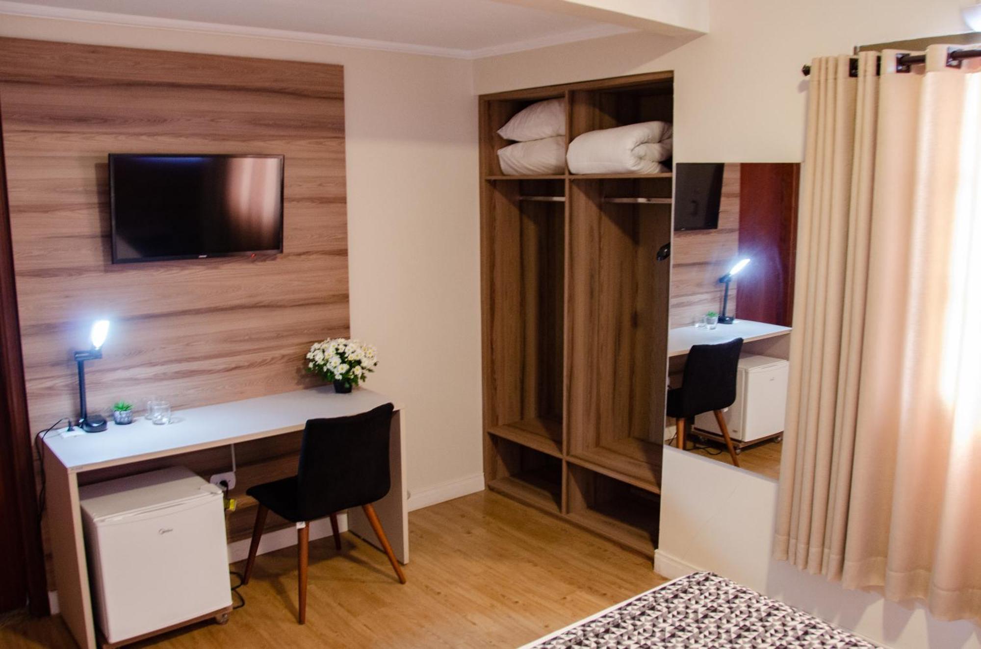 Hotel Ferraz โปว์โซ อเลเกร ภายนอก รูปภาพ